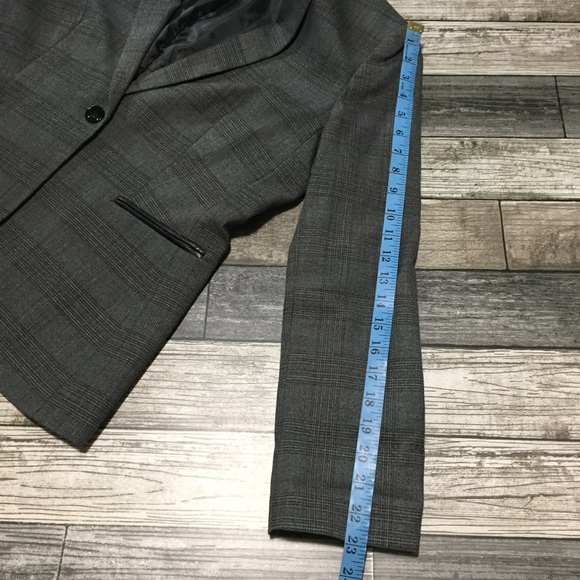 Tahari Plaid Blazer Jacket Women’s 12P Gray One Button Career Business - Picture 2 of 10